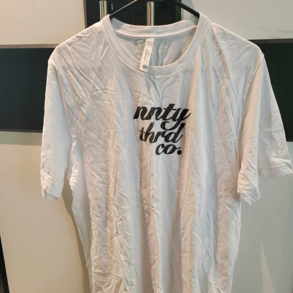 white graphic tee